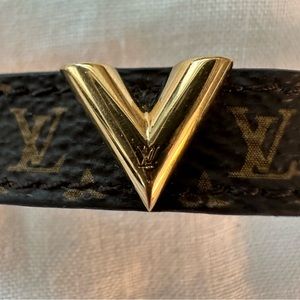 Louis Vuitton Essential V Bracelet